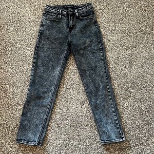 Stone washed black mom jean
